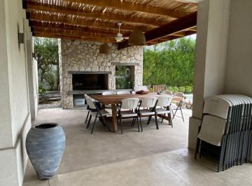 Casa · 800m² · 4 Dormitorios · Alquiler Temporario Enero 2027 - Barrio Cerrado Laguna del Sol, Gral Pacheco