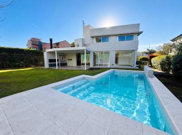 Casa · 263m² · 3 Ambientes · 2 Cocheras · Casa en Venta / Alquiler en Valle Escondido - 3 Dorm. - Escritorio - Seguridad 24hs