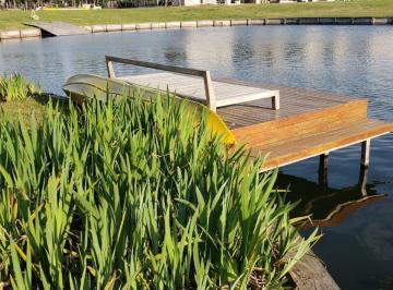 Casa · 340m² · 6 Ambientes · 4 Cocheras · Casa en Venta y Alquiler Amoblada Sobre El Lago, en Nordelta