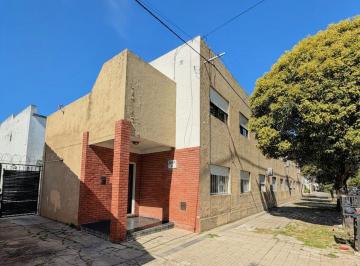 Departamento de 3 ambientes, La Plata · Departamento Pb Interno por Pasillo con Jardín.