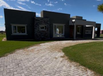 Casa de 5 ambientes, Brandsen · Importante Casa a Estrenar en Barrio El Mirador Venta o Alquiler
