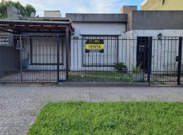 Casa de 3 ambientes, Merlo · Casa con Piscina, Quincho y Departamento Independiente en Padua