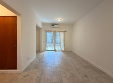 Departamento · 72m² · 3 Ambientes · 1 Cochera · Departamento en Oportunidad en Las Mercedes - con Jardín y Dos Dorm.