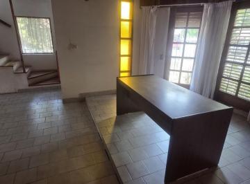 Casa · 167m² · 6 Ambientes · 2 Cocheras · Casa en Venta