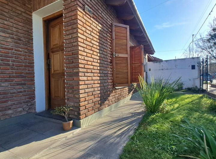 Casa · 168m² · 8 Ambientes · 2 Cocheras
