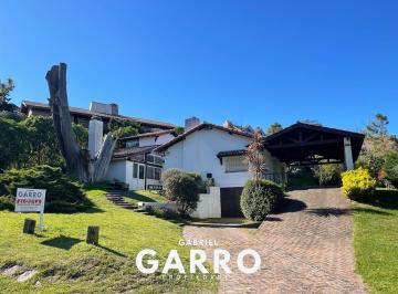 Casa · 200m² · 4 Ambientes · 3 Cocheras · Chalet Tradicional en Alquiler Temporal en Pinamar.