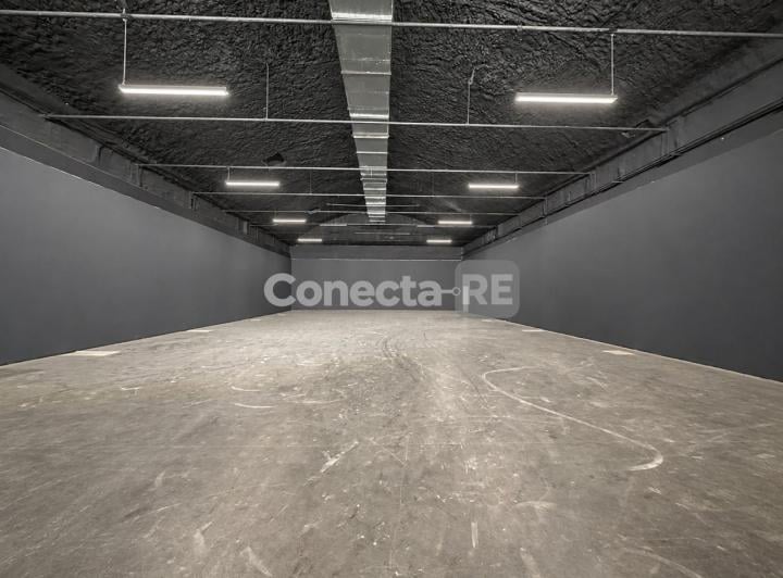 Depósito · 1215m²