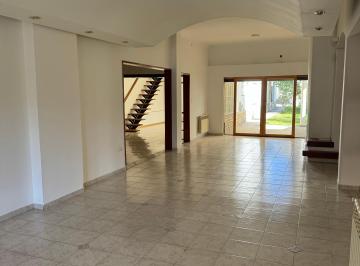 Casa de 4 ambientes, Neuquén · Alquiler Casa Uso Comercial, Camino 46