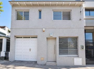 Casa · 140m² · 4 Ambientes · 1 Cochera · Venta Casa 4 Amb C/cochera, Patio y Terraza Haedo