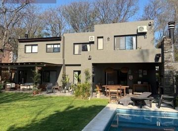 Casa · 200m² · 6 Ambientes · Barrio Los Berros Primera Quincena de Febrero