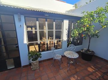 Casa · 105m² · 2 Ambientes · 1 Cochera · Casa en Venta 2 Ambientes C/ Cochera Banfield Este