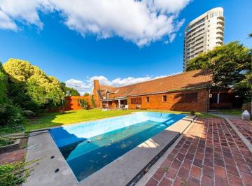 Casa · 526m² · 7 Ambientes · 2 Cocheras · Casa en Venta Ideal Desarrollo San Lorenzo