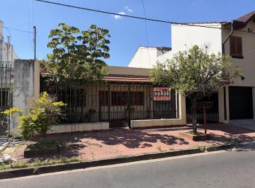 Casa · 300m² · 6 Ambientes · Casa de 3 Dorm. en B° San Martin en Corrientes Capital