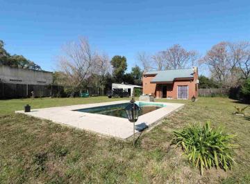 Quinta vacacional · 140m² · 2 Dormitorios · 5 Cocheras · Casa Quinta 1600 m² Barrio Malvinas Gral Rodriguez