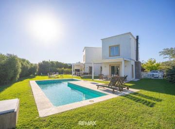 Casa · 170m² · 5 Ambientes · 4 Cocheras · Casa 5 Amb. El Cantón Puerto C/pileta Amoblada