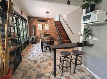 Casa · 144m² · 5 Ambientes · Casa 5 Amb Reciclada con Galeria, Patio y Parrilla. Apto Crédito!