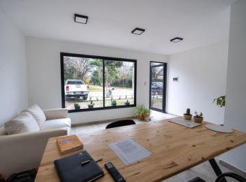 Local comercial · 26m² · 1 Cochera · Venta - Local Comercial en Construcción, Funes