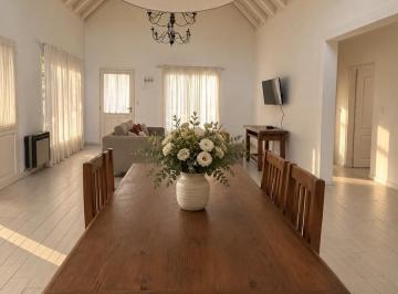 Casa · 135m² · 3 Ambientes · 1 Cochera · Venta Casa en Banco Provincia 3 Ambientes Lote 500 m en 1 Planta