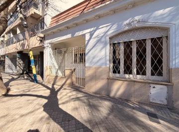 Casa · 110m² · 4 Ambientes · Casa de 3 Dorm. con Patio Parrila y Terraza en Barrio Pichincha