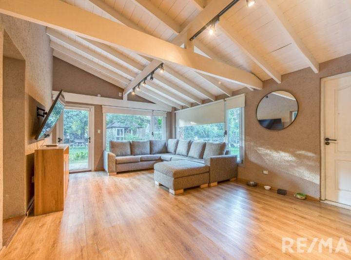 Casa · 210m² · 5 Ambientes