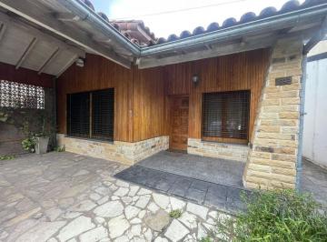 Casa · 143m² · 3 Ambientes · 1 Cochera · Venta Casa 4 Ambientes Bella Vista