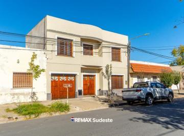Casa · 240m² · 5 Ambientes · 1 Cochera · Casa con Pileta, Apta Credito!