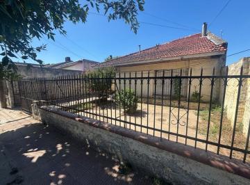 Casa · 100m² · 4 Ambientes · 1 Cochera · Casa en Venta 4 Amb en Quequen, a Reciclar