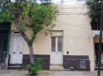 Casa · 137m² · 5 Ambientes · Se Vende Casona Céntrica. Facilidades.