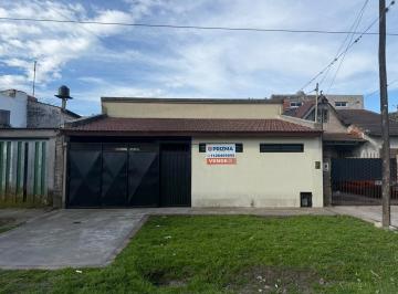 Casa · 80m² · 5 Ambientes · 2 Cocheras · Casa 4 Ambientes en Longchamps Ve Anticipo y Permuta