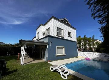 Casa · 153m² · 4 Ambientes · 3 Cocheras · Casa en Venta 5 Ambientes + Pileta en Casa del Este, Barrio Portezuelo