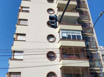 Departamento · 38m² · 2 Ambientes · Departamento 2 Ambientes con Balcón. Vista a Plaza - Abasto