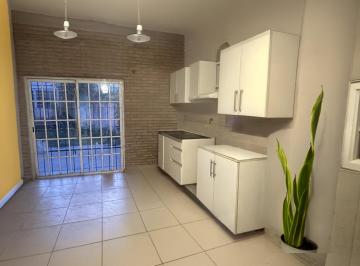 Casa de 7 ambientes, Tres de Febrero · Casa + Galpón 80 m² en Av San Martín, Caseros | Ideal Familia y Emprendimiento
