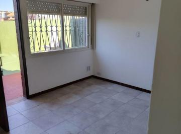 PH de 3 ambientes, General San Martín · PH de 3 Ambientes con Patio. Dormitorio. Balcon. Entrepiso. Sin Expensas. Posesión Inmediata