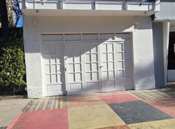 Casa · 233m² · 7 Ambientes · 1 Cochera · Casa a Refaccionar en El Centro de Reconquista