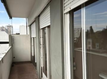 Departamento · 62m² · 3 Ambientes · Departamento Tres Ambientes en Alquiler con Balcón y Cochera