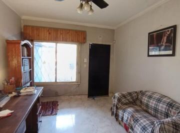 Casa · 104m² · 3 Ambientes · 1 Cochera · Venta Casa 3 Amb C/cochera Patio Ituzaingo a Cred