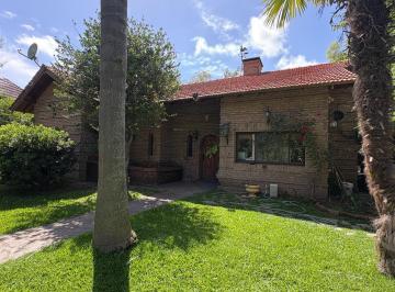Casa · 160m² · 4 Ambientes · 2 Cocheras · Casa 4 Ambientes en Club de Campo La Martona