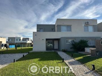 Casa · 80m² · 4 Ambientes · 2 Cocheras · Casa en Venta en Casas de Santa Guadalupe, Pilar del Este, (Entrega 2028)