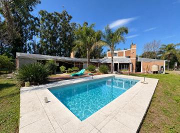 Casa · 130m² · 8 Ambientes · 3 Cocheras · Vendo Casa Quinta en Sauce Montrull