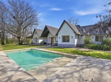 Casa · 20000ha · 5 Ambientes · 3 Cocheras · Venta Casa en Estancia El Aduar