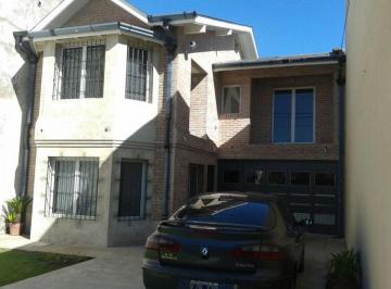 Casa de 5 ambientes, Almirante Brown · Casa de Estilo