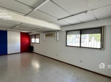 Local comercial · 170m² · 7 Ambientes · Gran Oficina/local en Pa, 7 Amb. Sobre Av Maipú