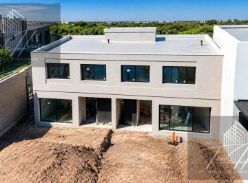 PH · 121m² · 4 Ambientes · 2 Cocheras · Venta Dúplex 3 Dorm. en Prados de Manantiales
