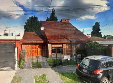 Casa de 6 ambientes, Morón · Excelente Chalet en Alquiler