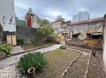 Casa · 150m² · 6 Ambientes · Ideal Proyecto o Reciclaje – Lote de 225 m² con Jardín y Casa Sin PH