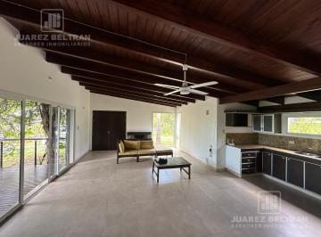 Casa · 252m² · 8 Ambientes · 3 Cocheras · Alquiler - Casa de 3 Dorm. Mas Escritorio en Estancia Q2