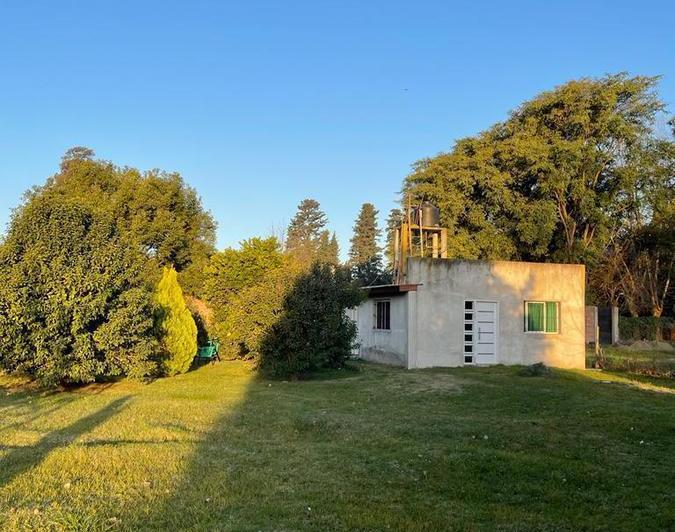 Casa · 896m² · 3 Ambientes · 1 Cochera