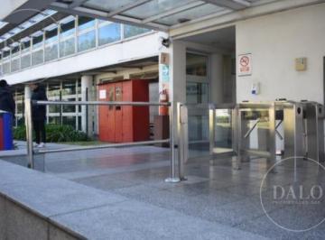 Depósito · 1290m² · Amplio Deposito con Oficinas en Parque Industrial Newton