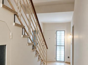 Casa · 200m² · 4 Dormitorios · 2 Cocheras · Barrio Bombal Ideal Residencial o Profesional