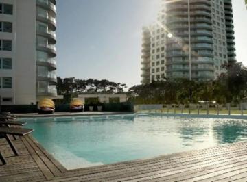 Departamento · 78m² · 3 Ambientes · 2 Cocheras · Departamento en Ocean Drive Punta del Este - Piso Alto Vista a La Mansa y Brava